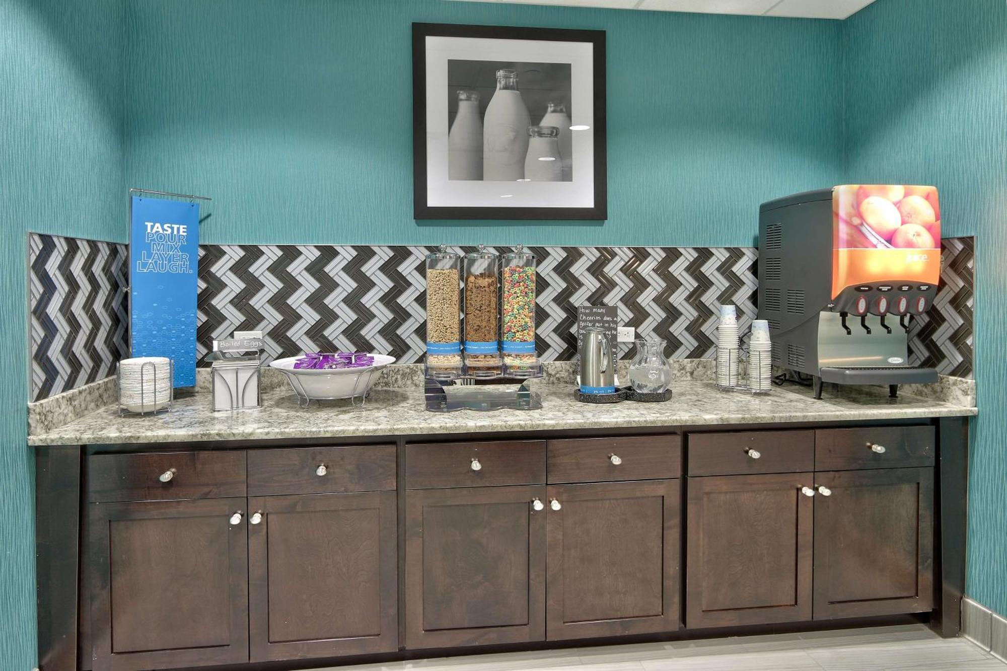 Hampton Inn & Suites Albuquerque Airport Esterno foto